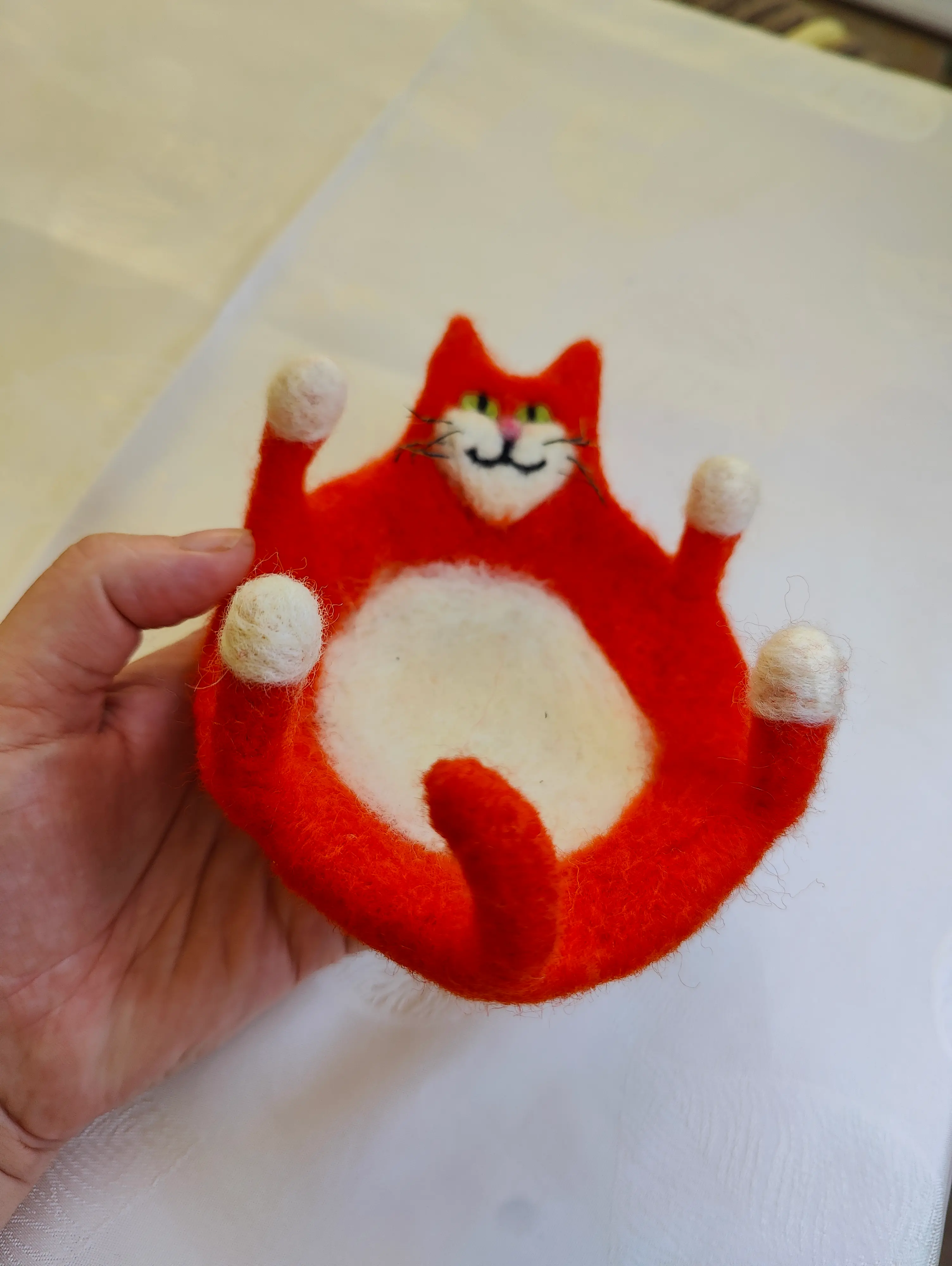 Котарак „Всички лапи горе“ – thumbnail 2